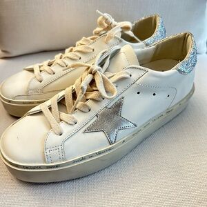 Stylish Women's White Sneakers with Silver Hi Star size 39